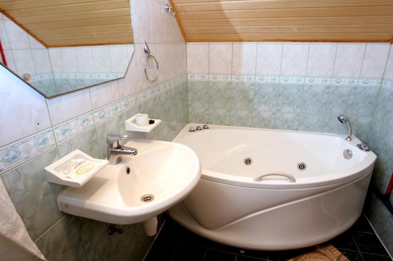 Katariina Guesthouse Rakvere Exterior photo